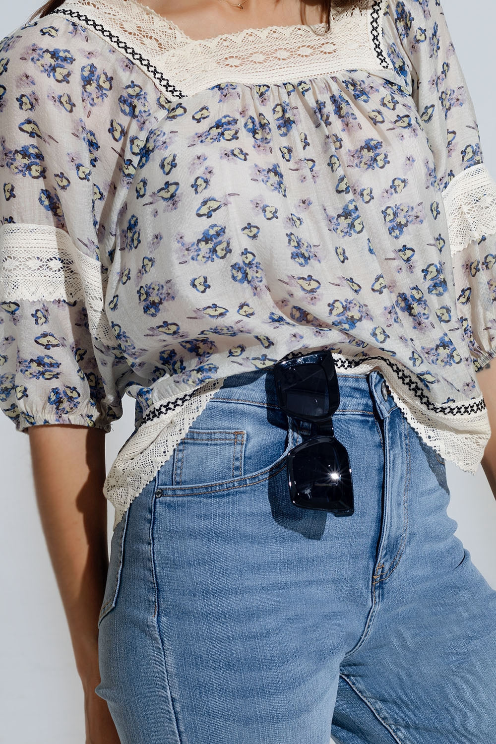 romantic blouse with flowers and lace detail - Blouses