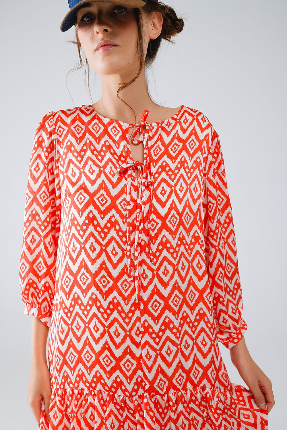 Short Dress With Tie At The Front Details in Ethnic Red Print - Dresses