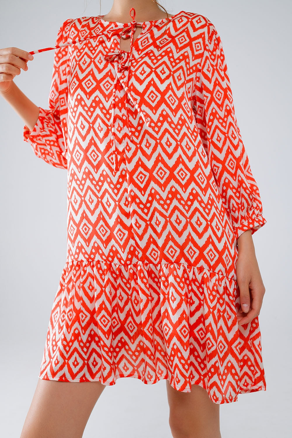 Short Dress With Tie At The Front Details in Ethnic Red Print - Dresses