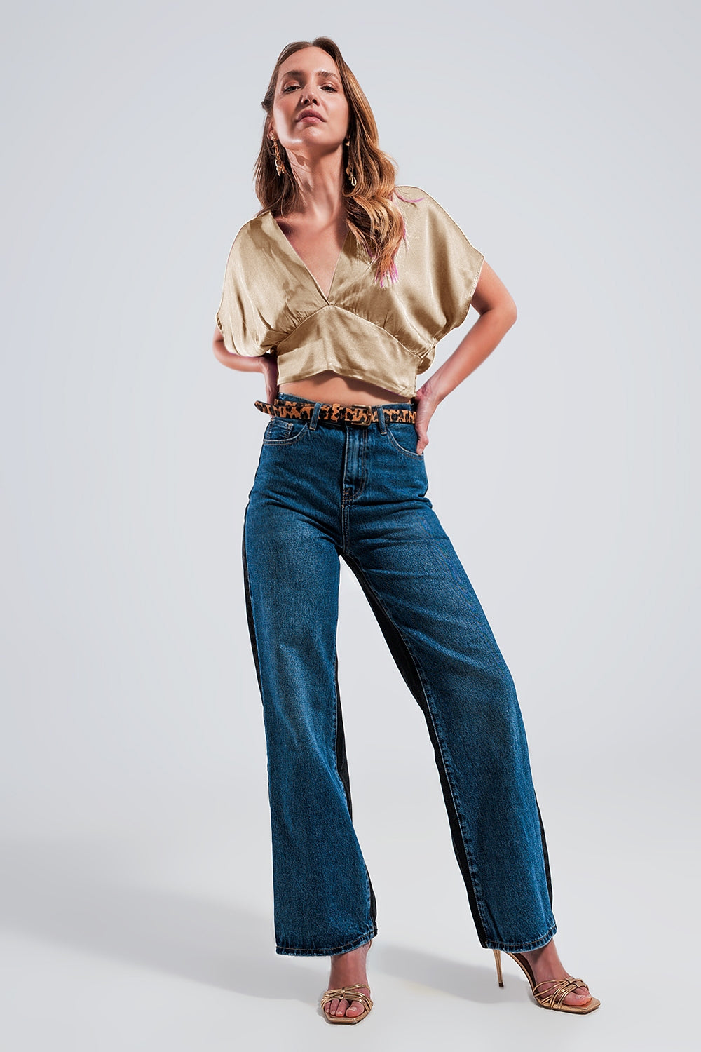 Short sleeve cropped satin top in beige - Tops