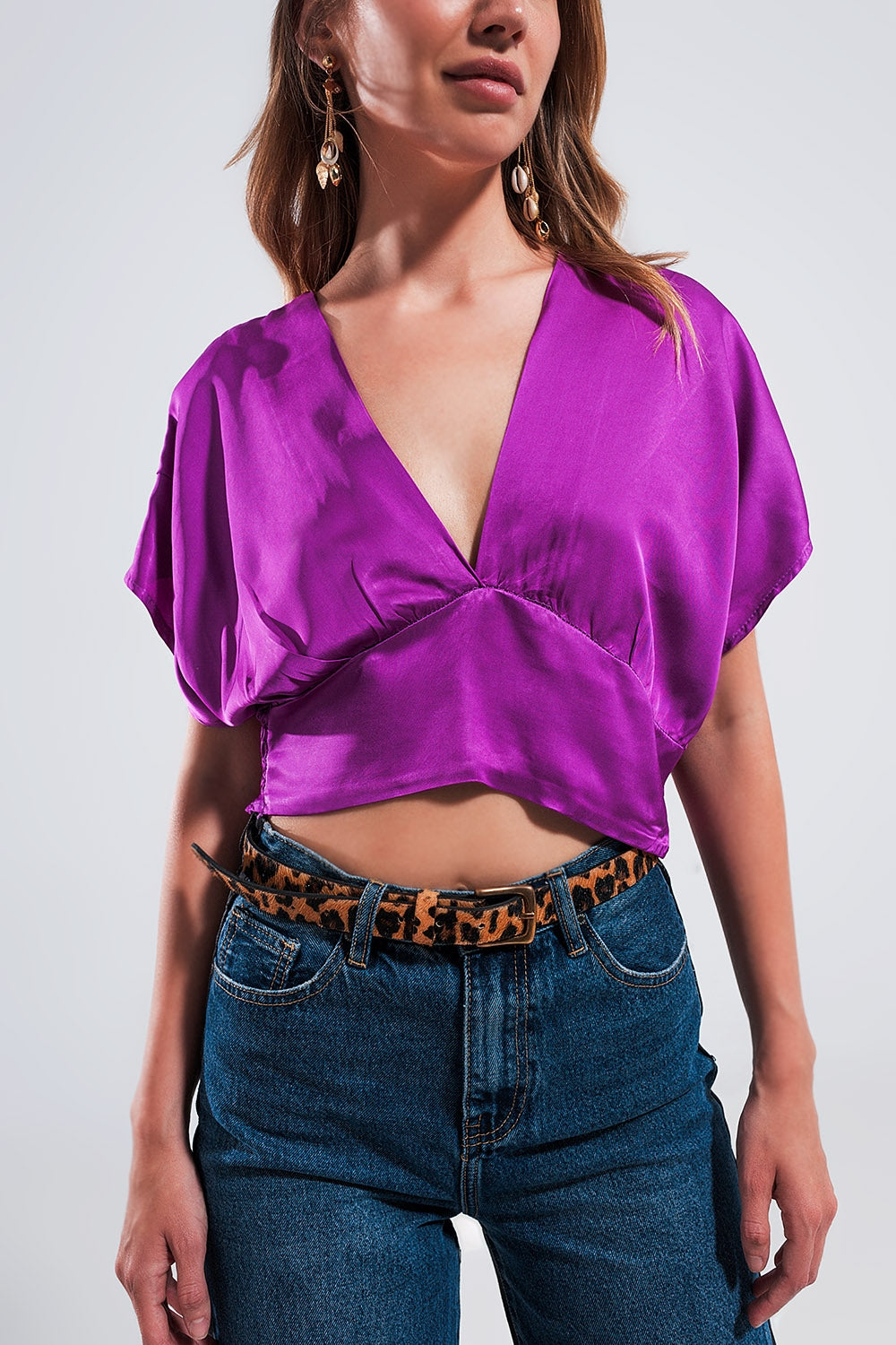 Short sleeve cropped satin top in fuchsia - Shirts