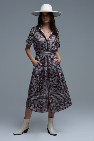 Vestido-camisa com estampado paisley de manga curta castanho
