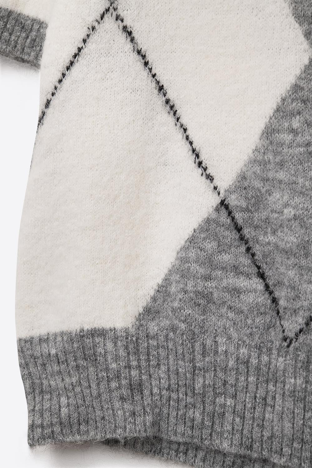 short-sleeved sweater with diamond print in grey and white - Sweaters