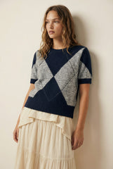 short-sleeved sweater with diamond print in navy and grey