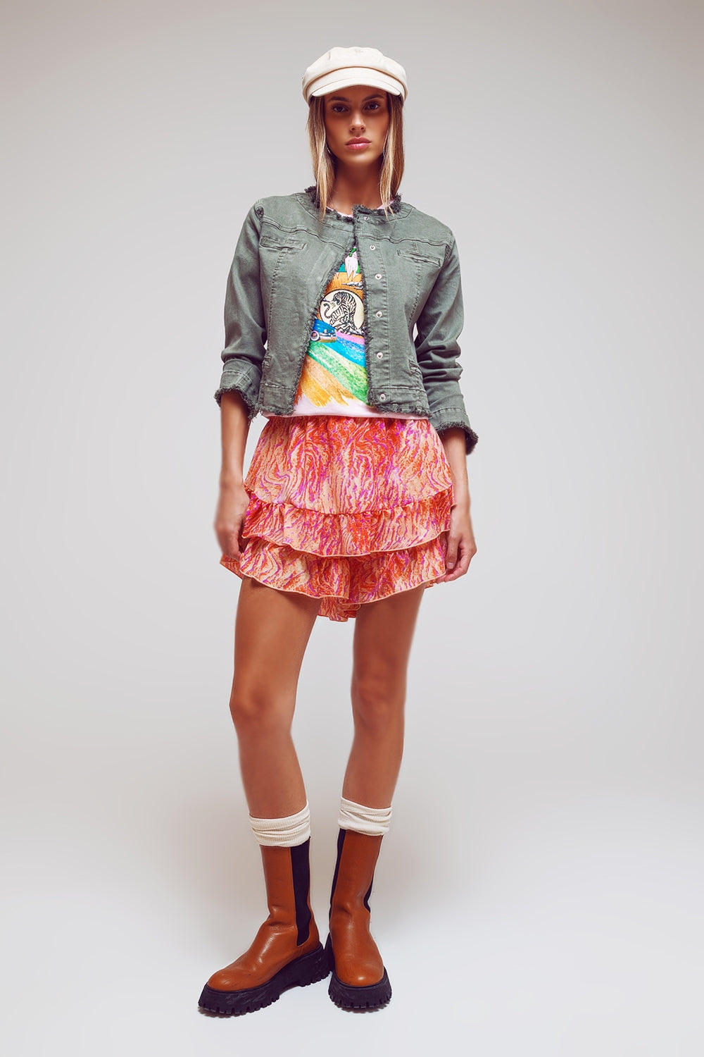 Shorts With Frilly Hem In Abstract Zebra Print In Orange And Fuchsia - Trousers