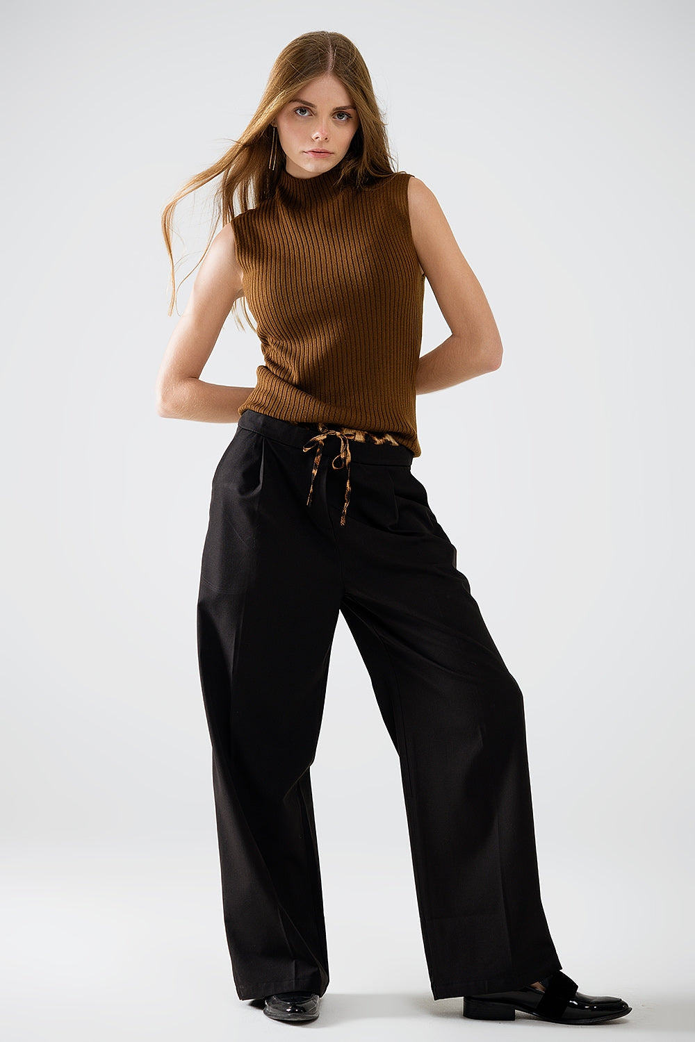 Sleeveless fine knit wool sweater in brown - Jumpers