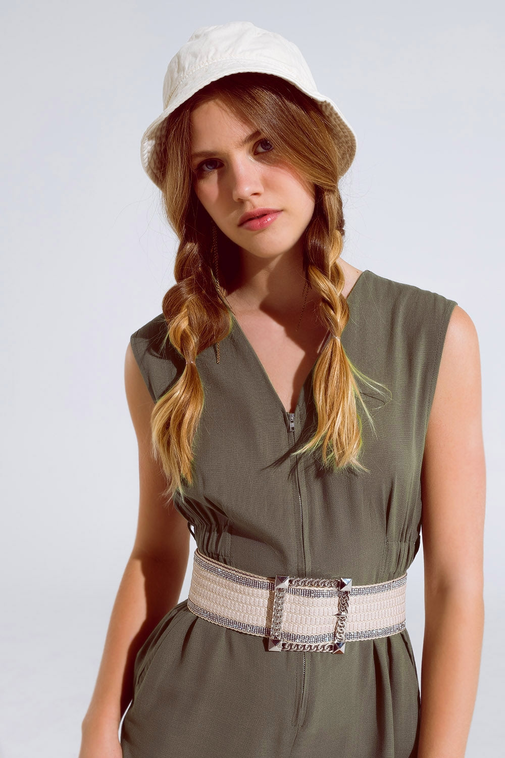 Sleeveless Jumpsuit with zipper detail and belt in khaki - Dresses