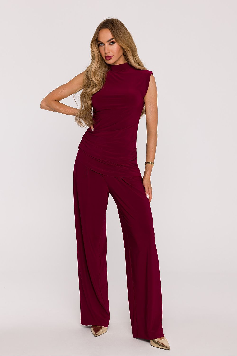 Moe smooth knit fabric set in burgundy featuring a sleeveless top and wide-leg trousers