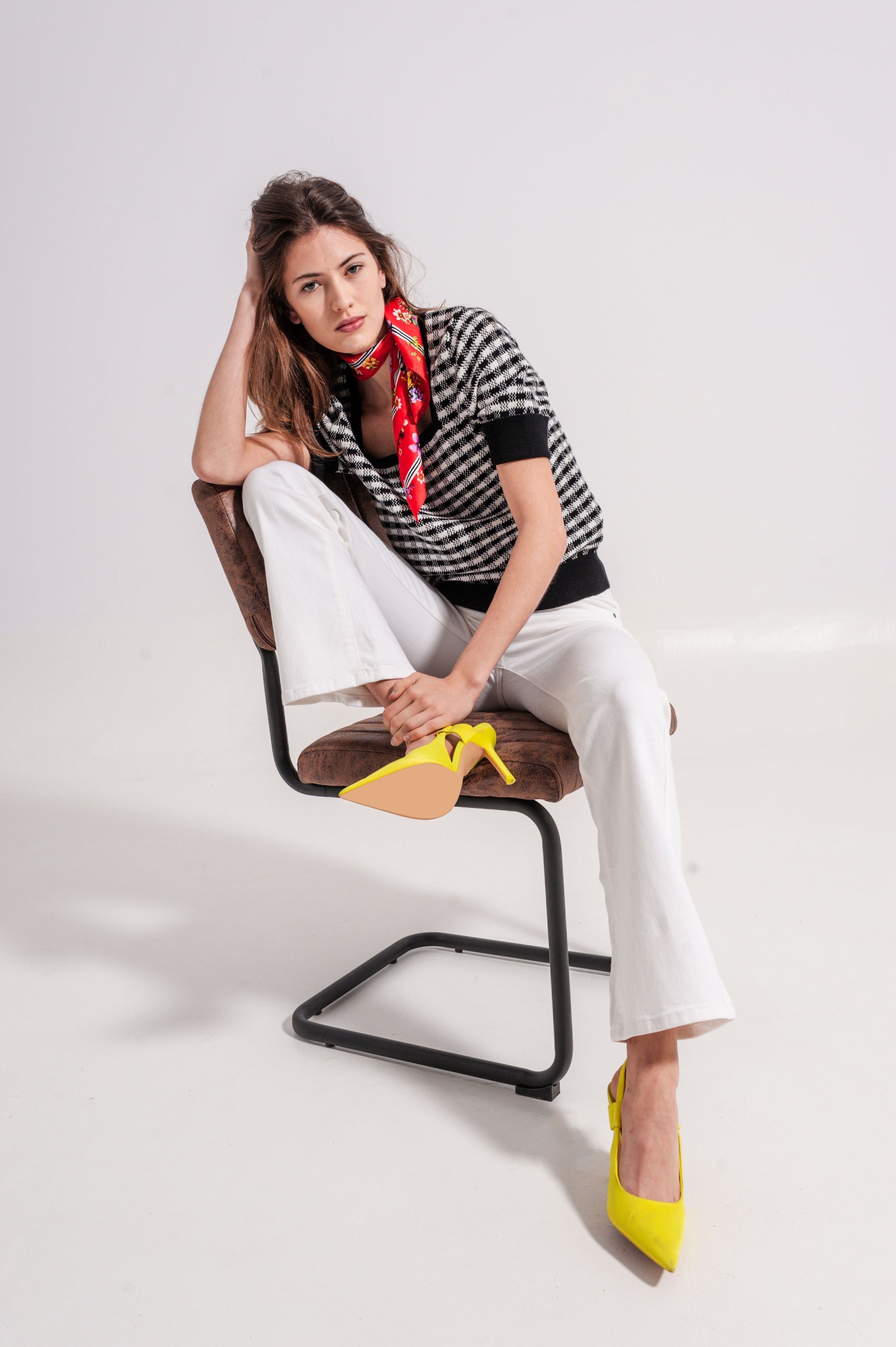 Square neck jumper in black and white - Jumpers