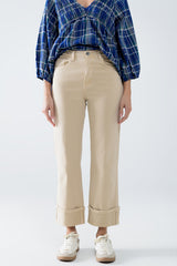 Pantalon coupe droite avec ourlet court en beige foncé
