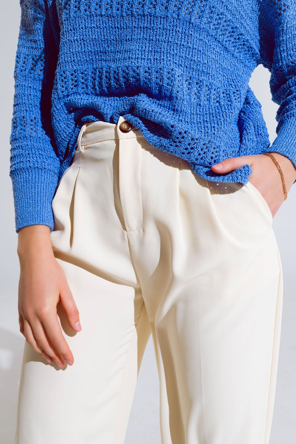Straight Leg Trousers With Side Pockets and Darts in Cream - Trousers