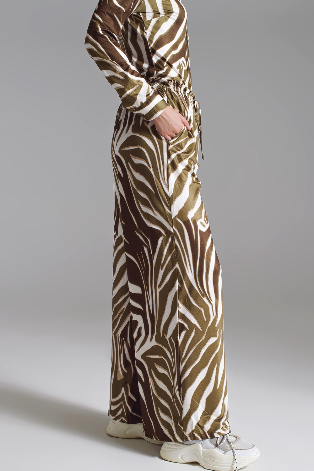 Straight Pants with zebra print in Olive Green and White - Trousers