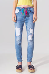 Jean skinny extensible avec patchs en délavage moyen et détails de ceinture