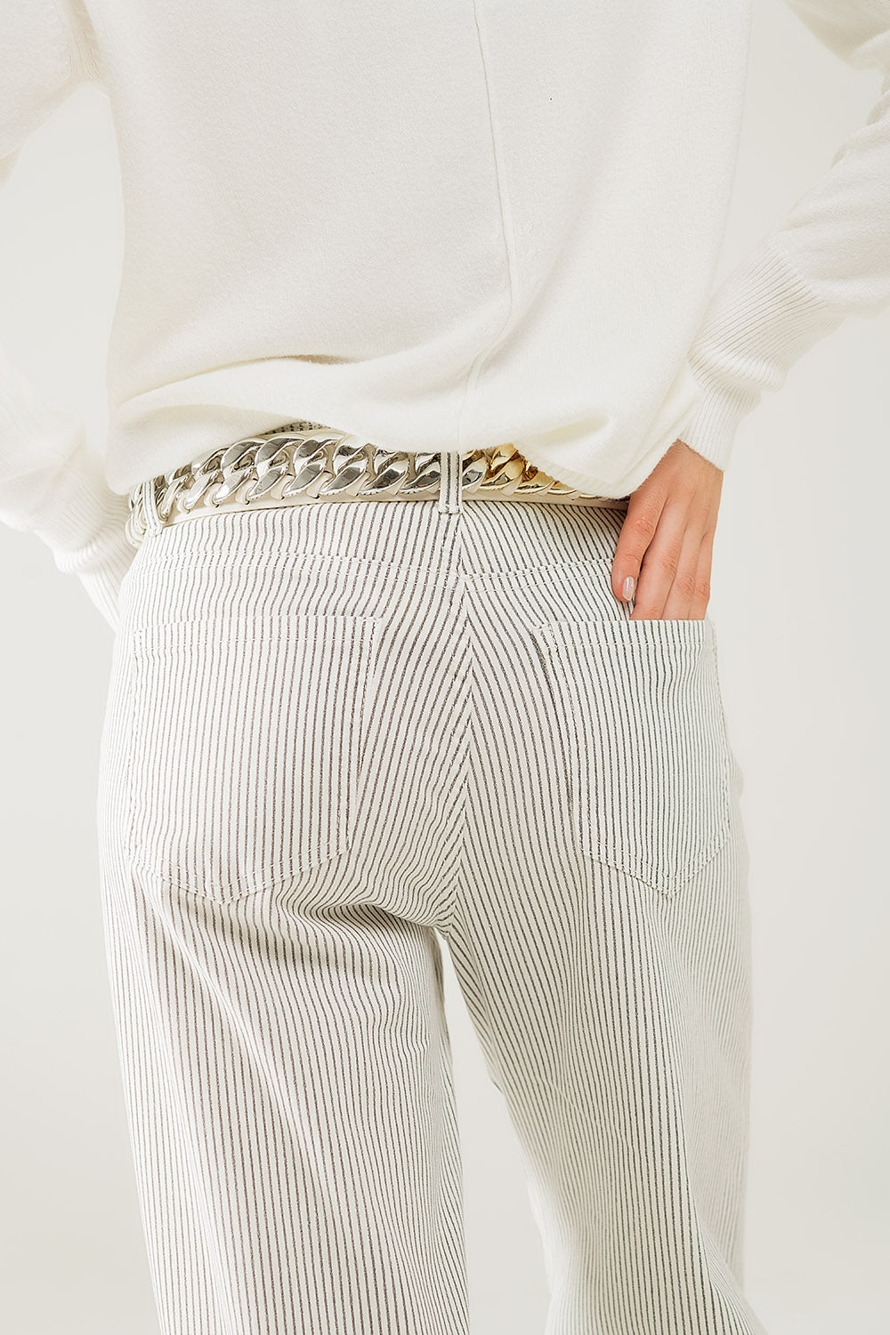 Striped pants with a straight leg in a stretch fabric - Trousers