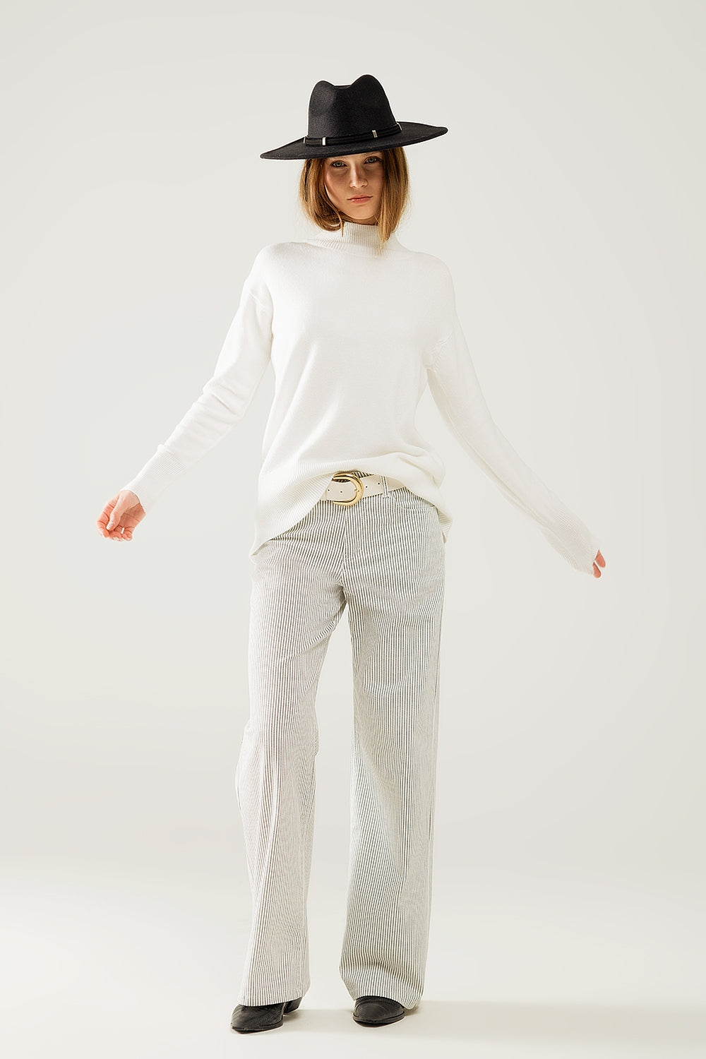 Striped pants with a straight leg in a stretch fabric - Trousers