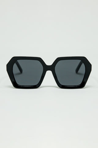 Sunglasses with geometric frames in black