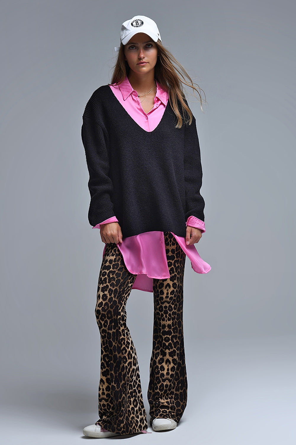 Super oversized Thin V-neck Sweater in Black - Sweaters