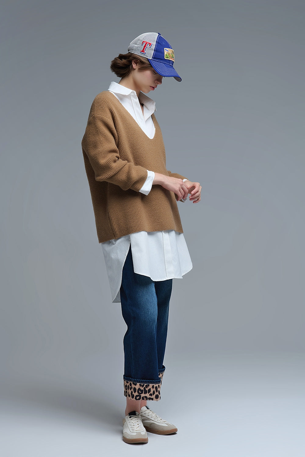 Super oversized Thin V-neck Sweater in Camel - Sweaters