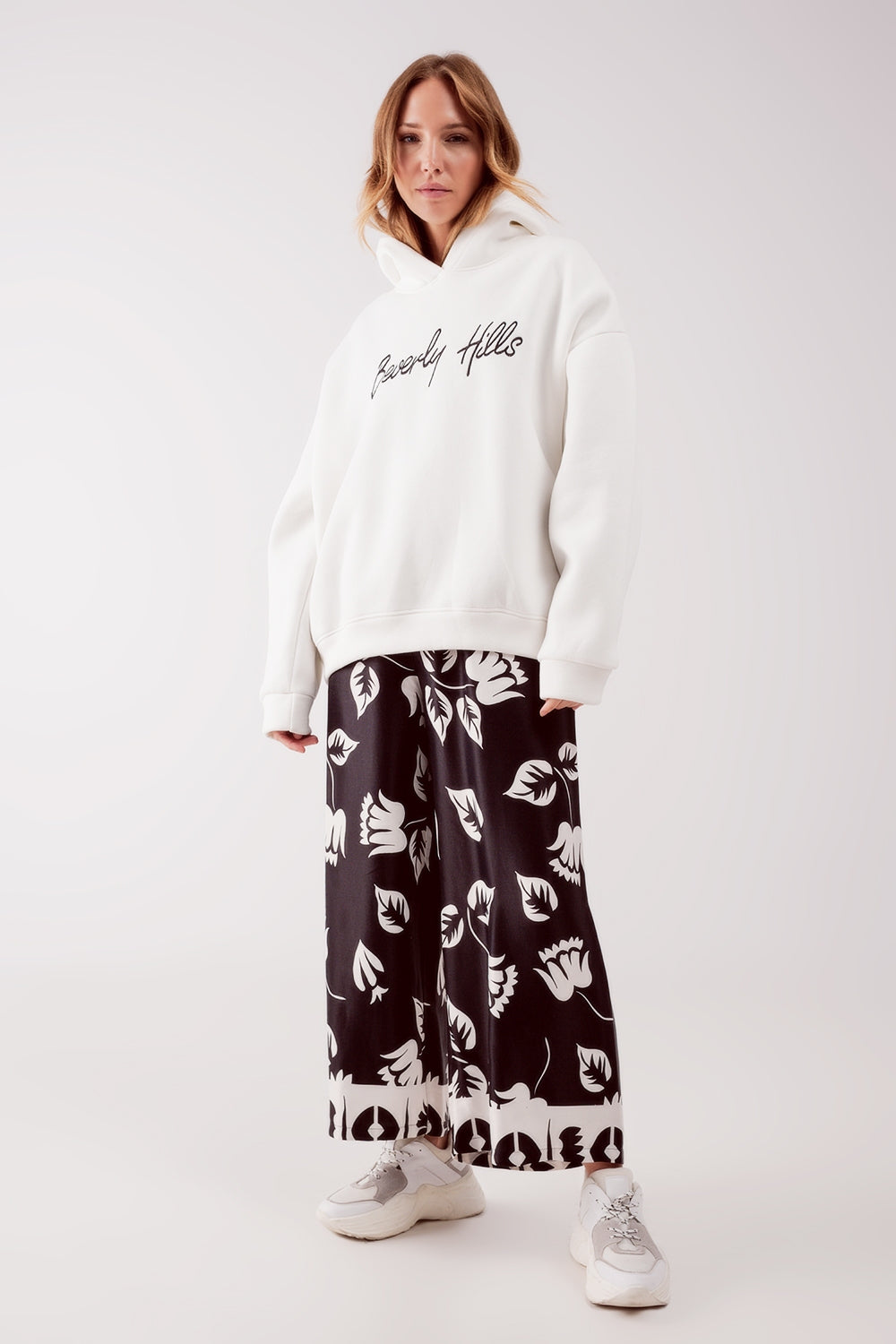 Elasticated super wide leg pants in black - Trousers