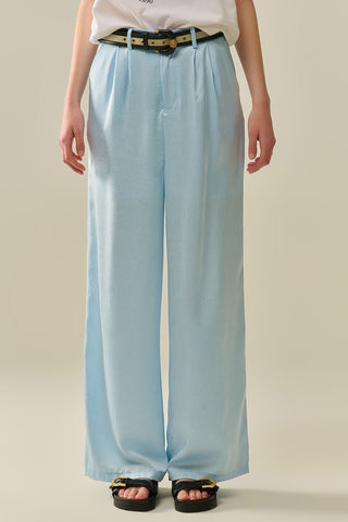 Calça de cetim feita à medida com perna larga em azul bebé