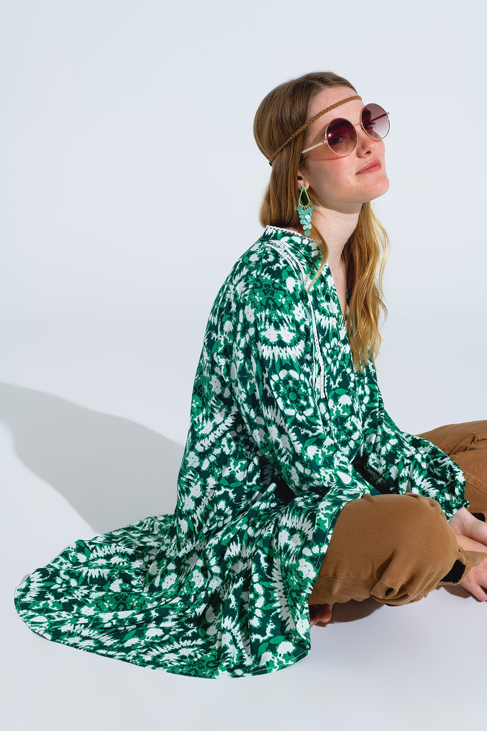Tie Dye Print Short Dress With Long Sleeves And Lace Trim in Green - Dresses
