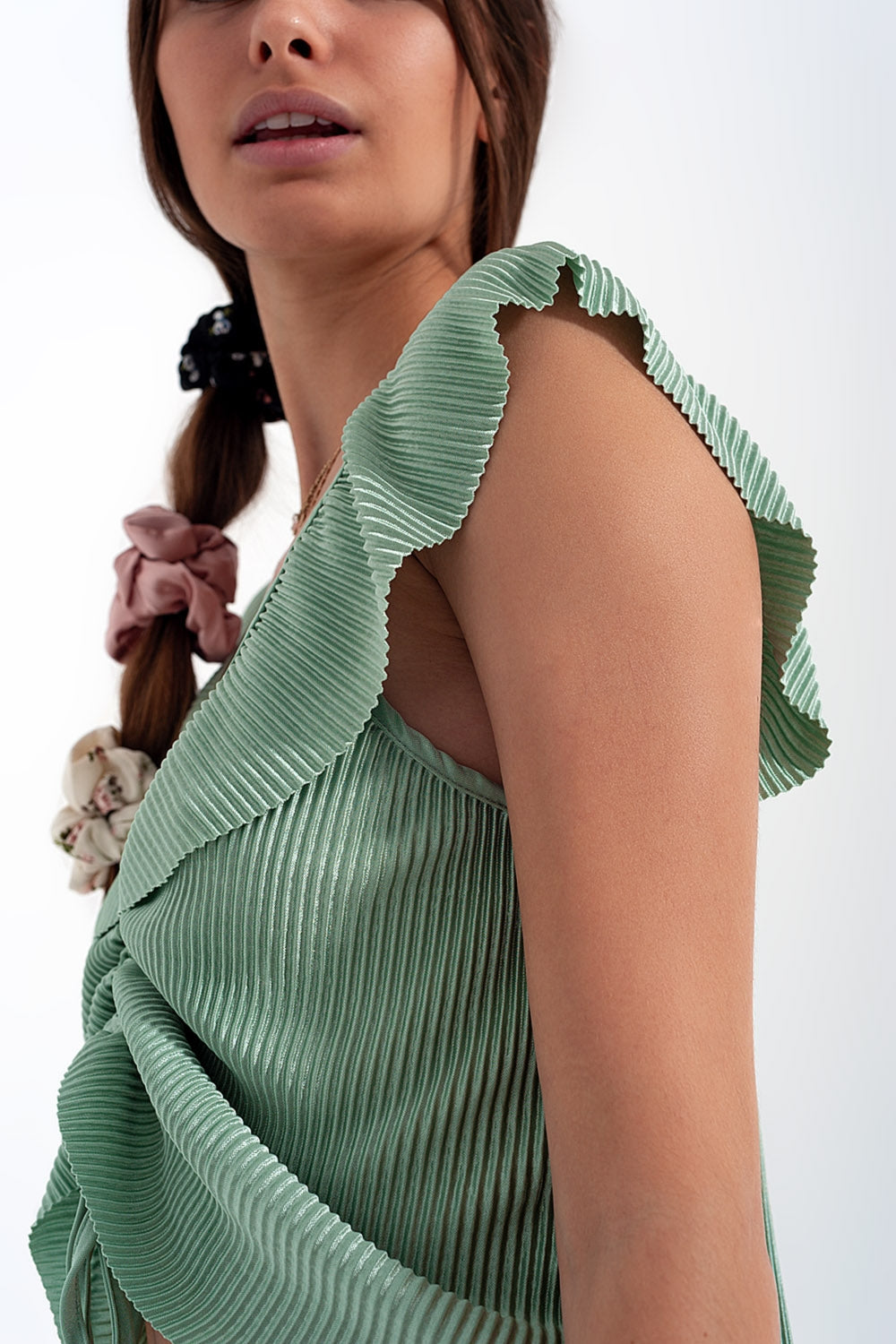 Tie front shirred detail volume sleeve crop top in green - Tops