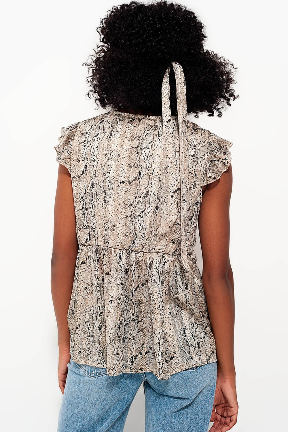 Top with snake print and ruffle sleeve - Tops