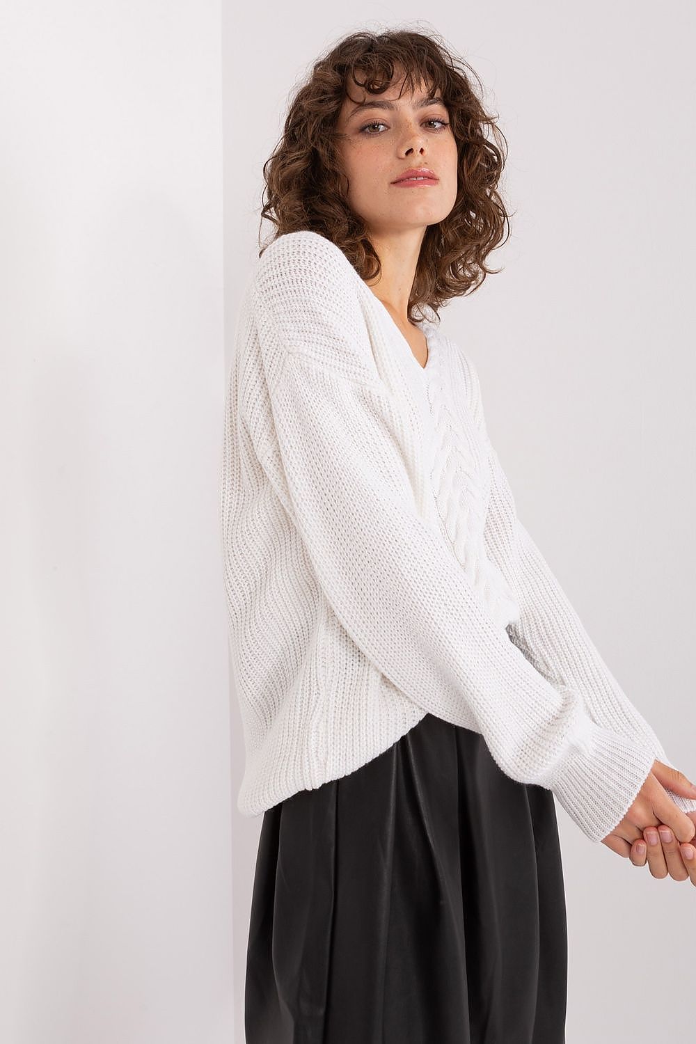 Badu Trendy Oversized Jumper for Women - Stylish Comfort beige one-size-fits-all -