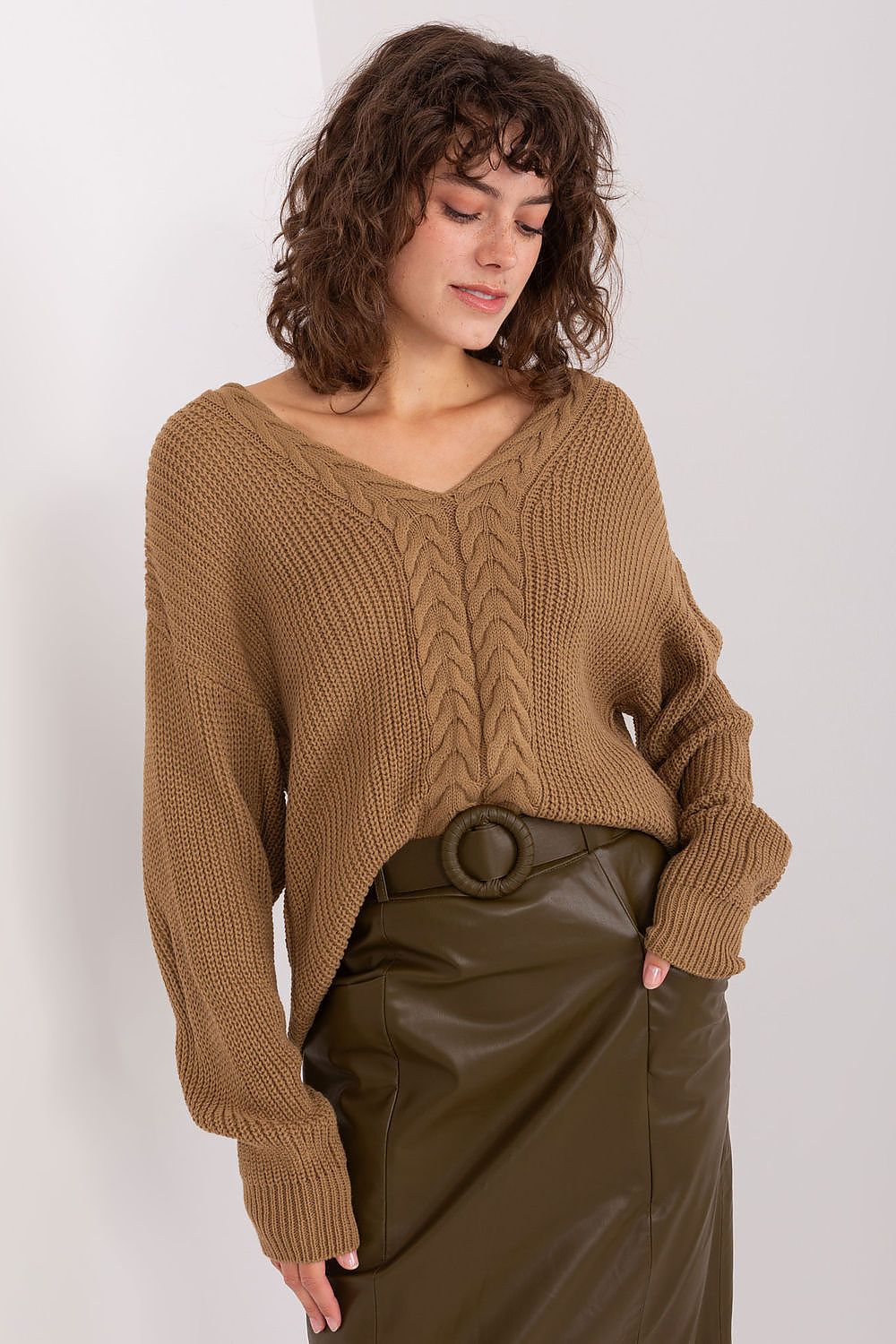 Pull tendance col V Badu pour femme couleur caramel