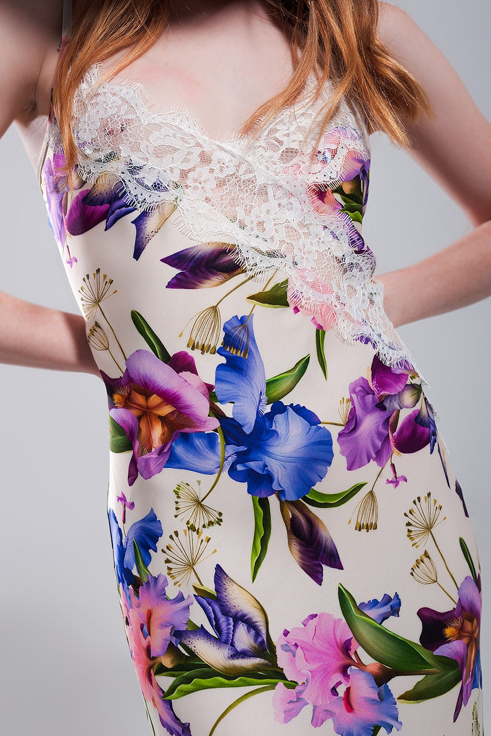V back Satin midi dress in beige clashing floral print - Dresses