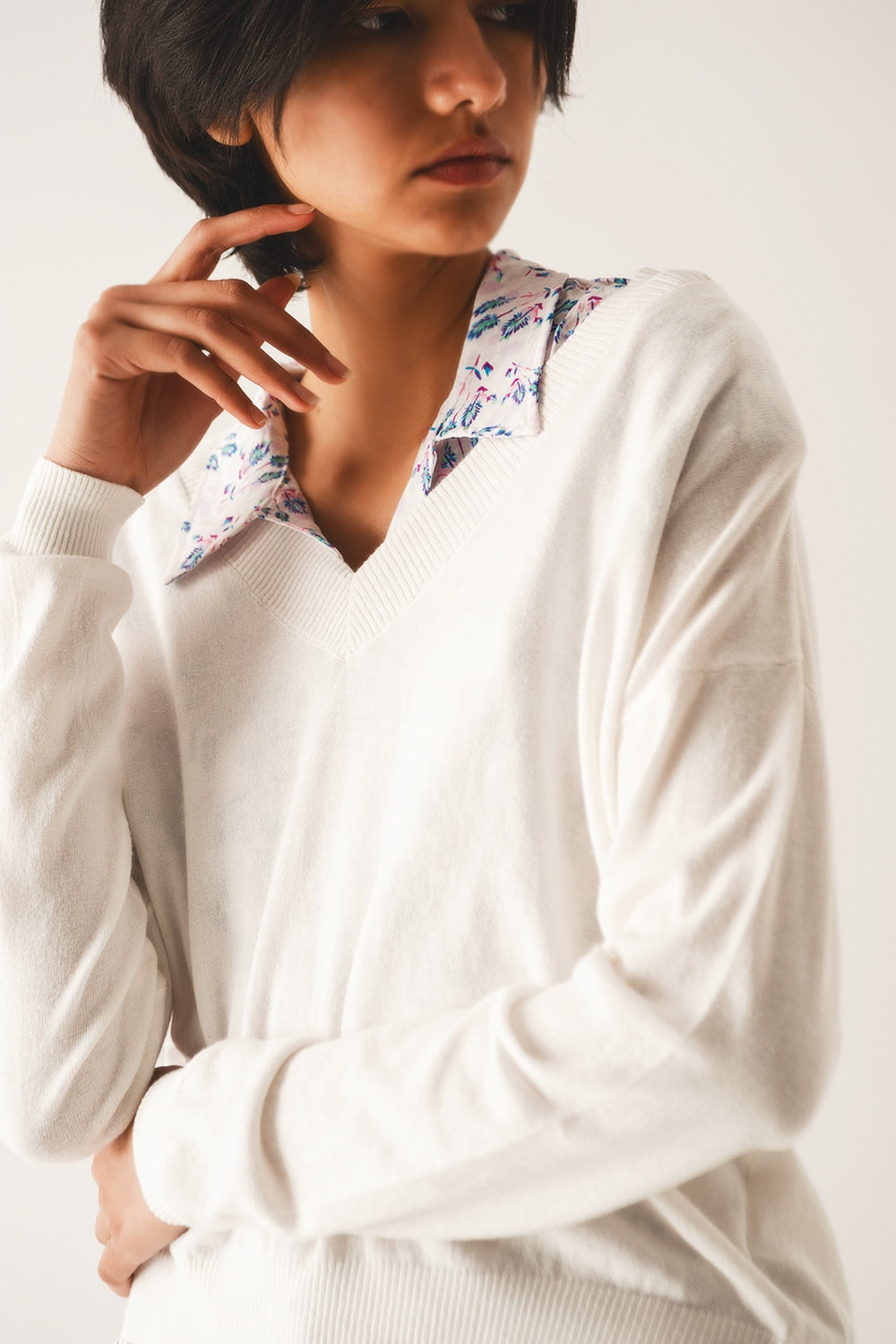 v neck fine knit sweater in cream - Jumpers