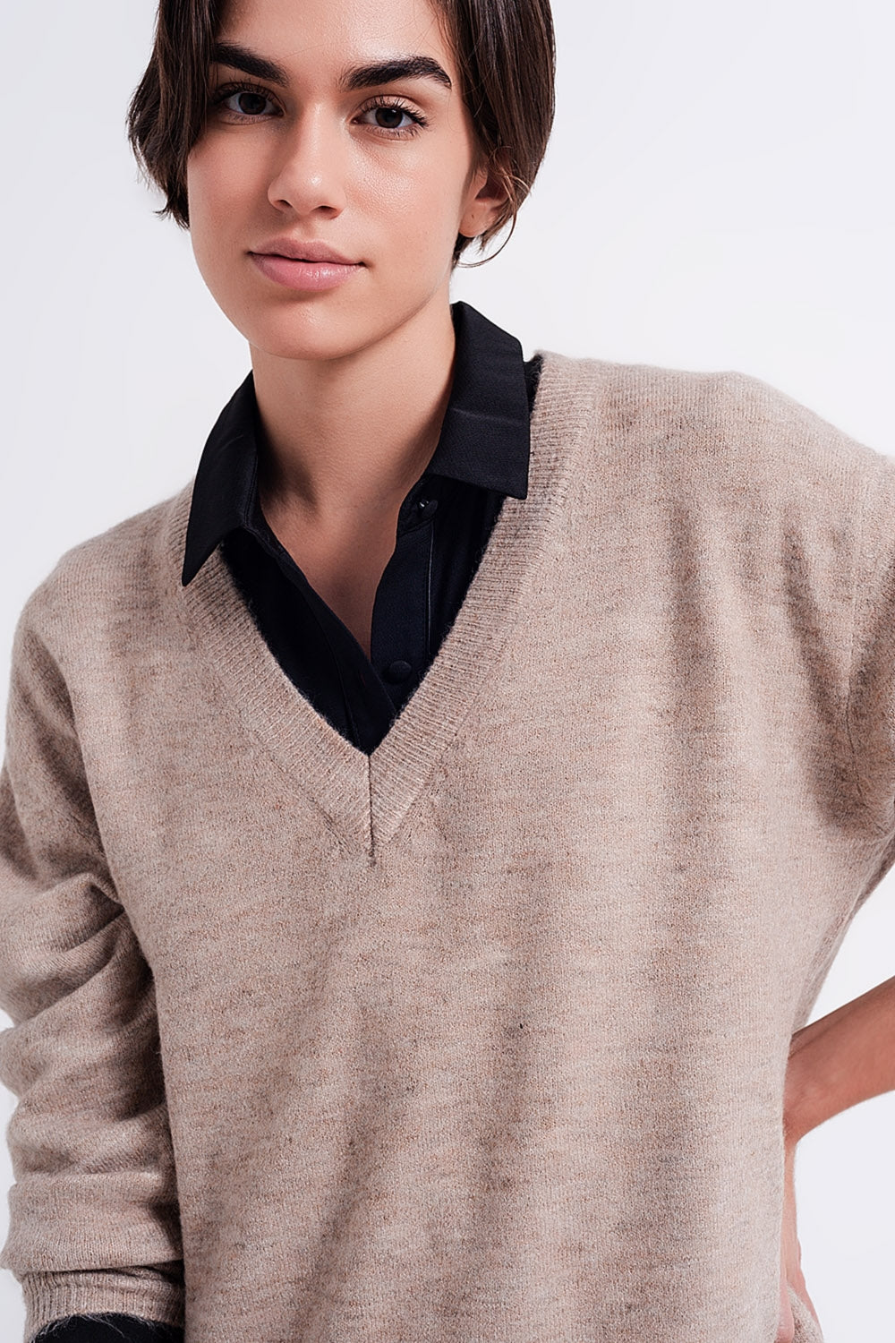 V neck jumper in brown - Jumpers