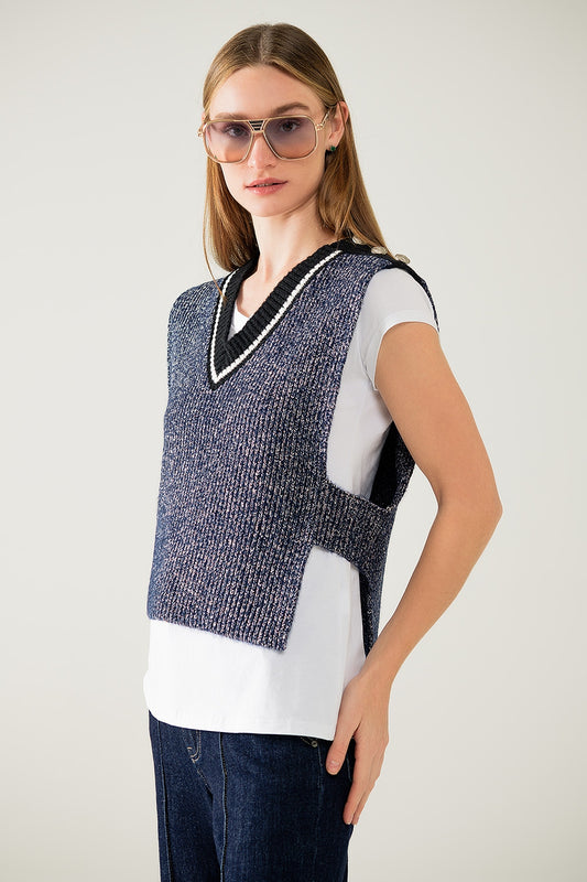 V-neck knitted vest with open side - Vests