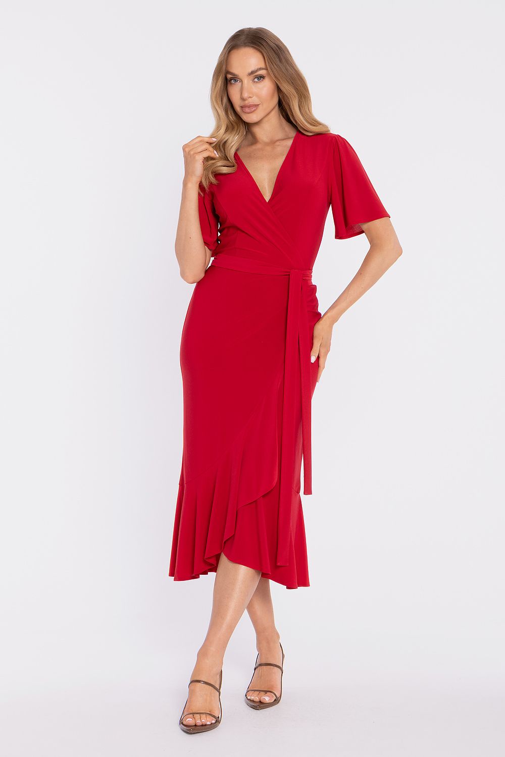 Moe red midi daydress with short sleeves and a flattering wrap design for stylish comfort