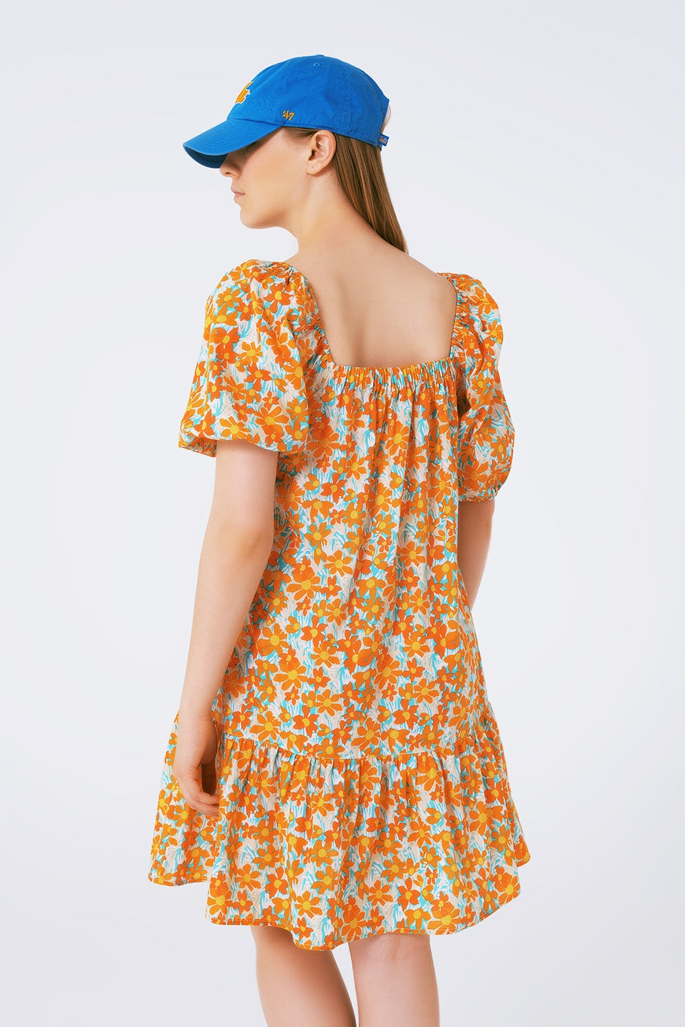 Vestido corto amplio estampado de flores y mangas abullonadas - Dresses