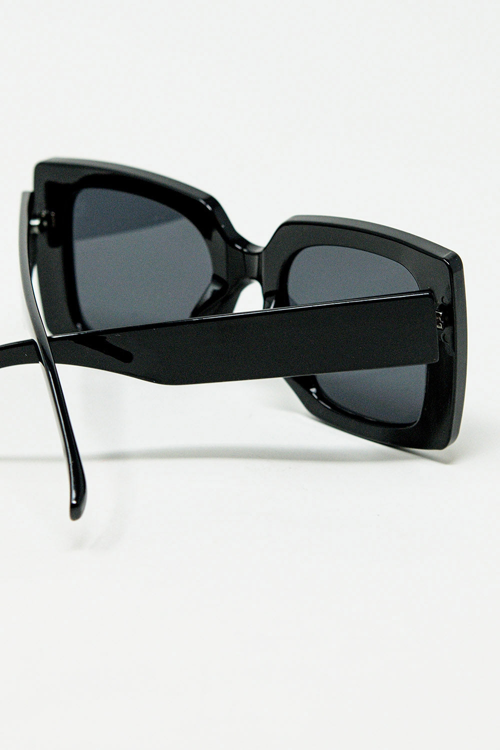 vintage silhouette sunglasses with a subtle angled cat-eye in black - Sunglasses
