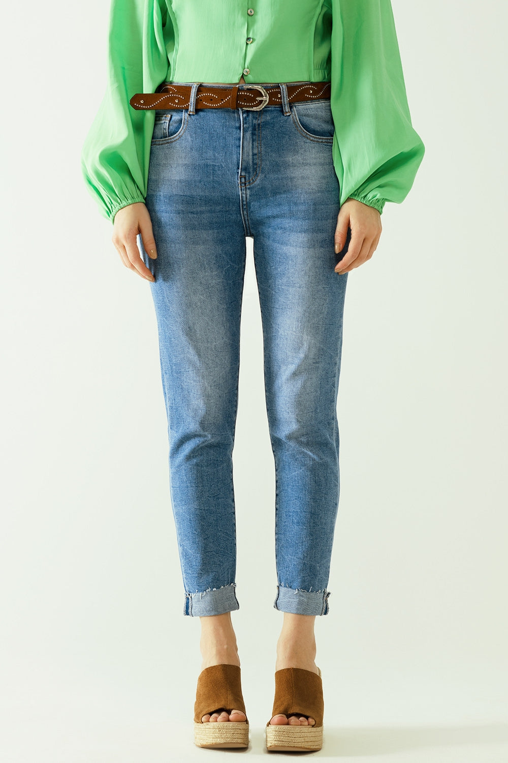 Washed effect push-up jeans with five pockets and hem - Jeans
