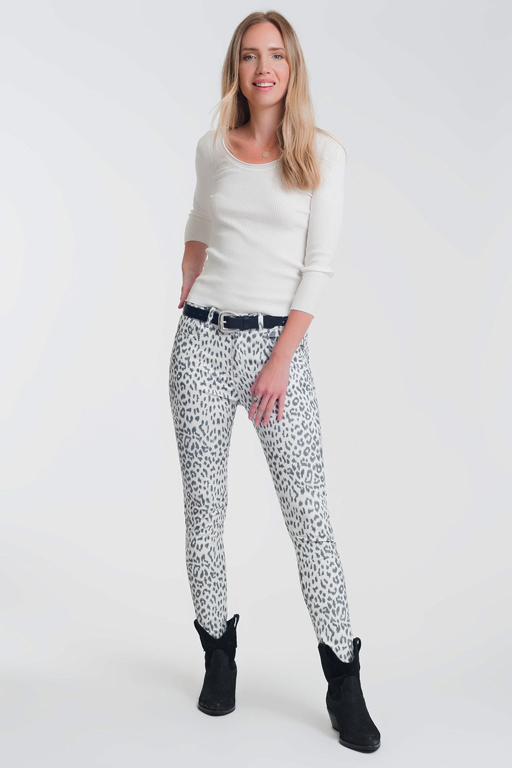 White knitted wide neck sweater - Jumpers