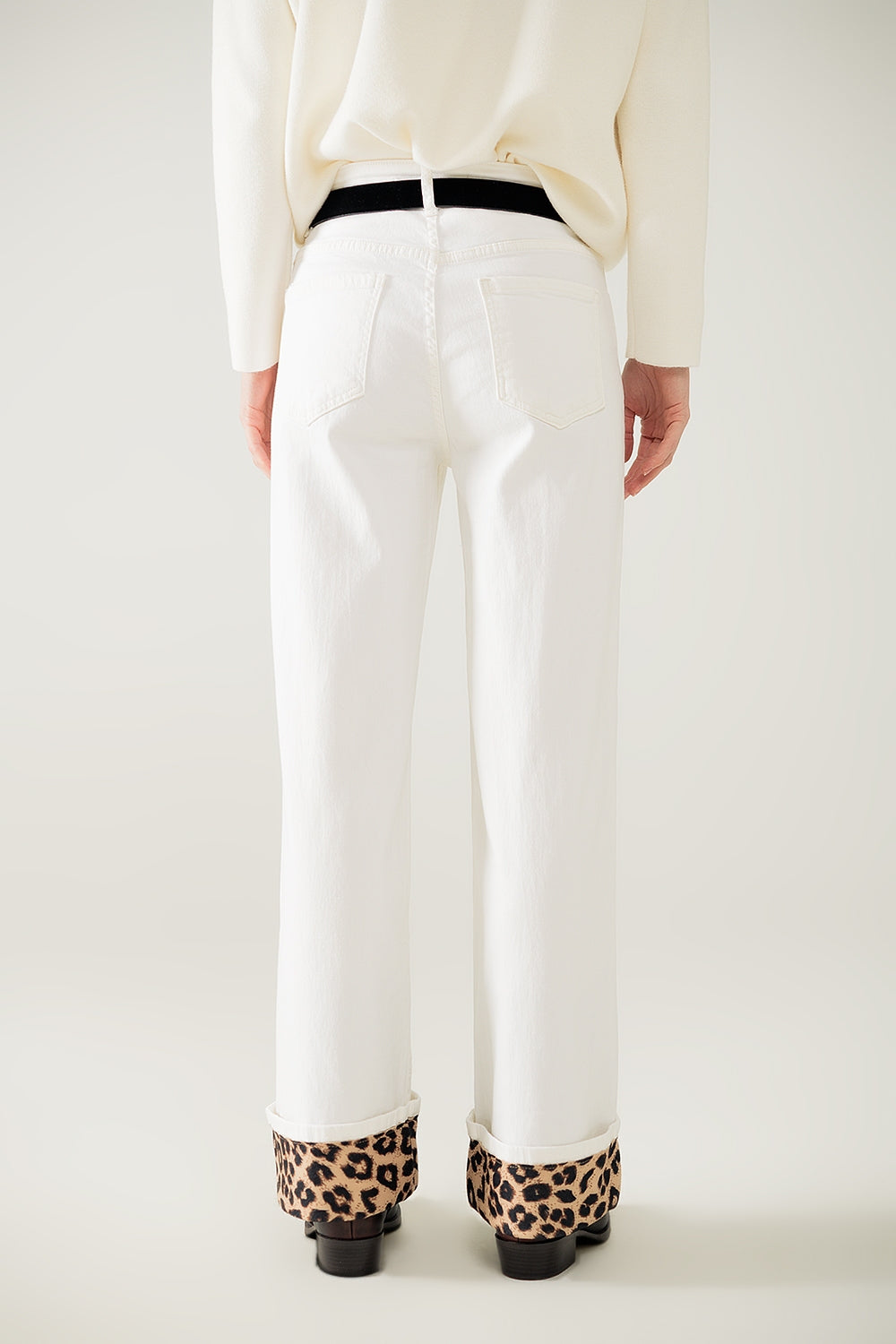Wide leg cream pants with leopard print at the bottom - Trousers