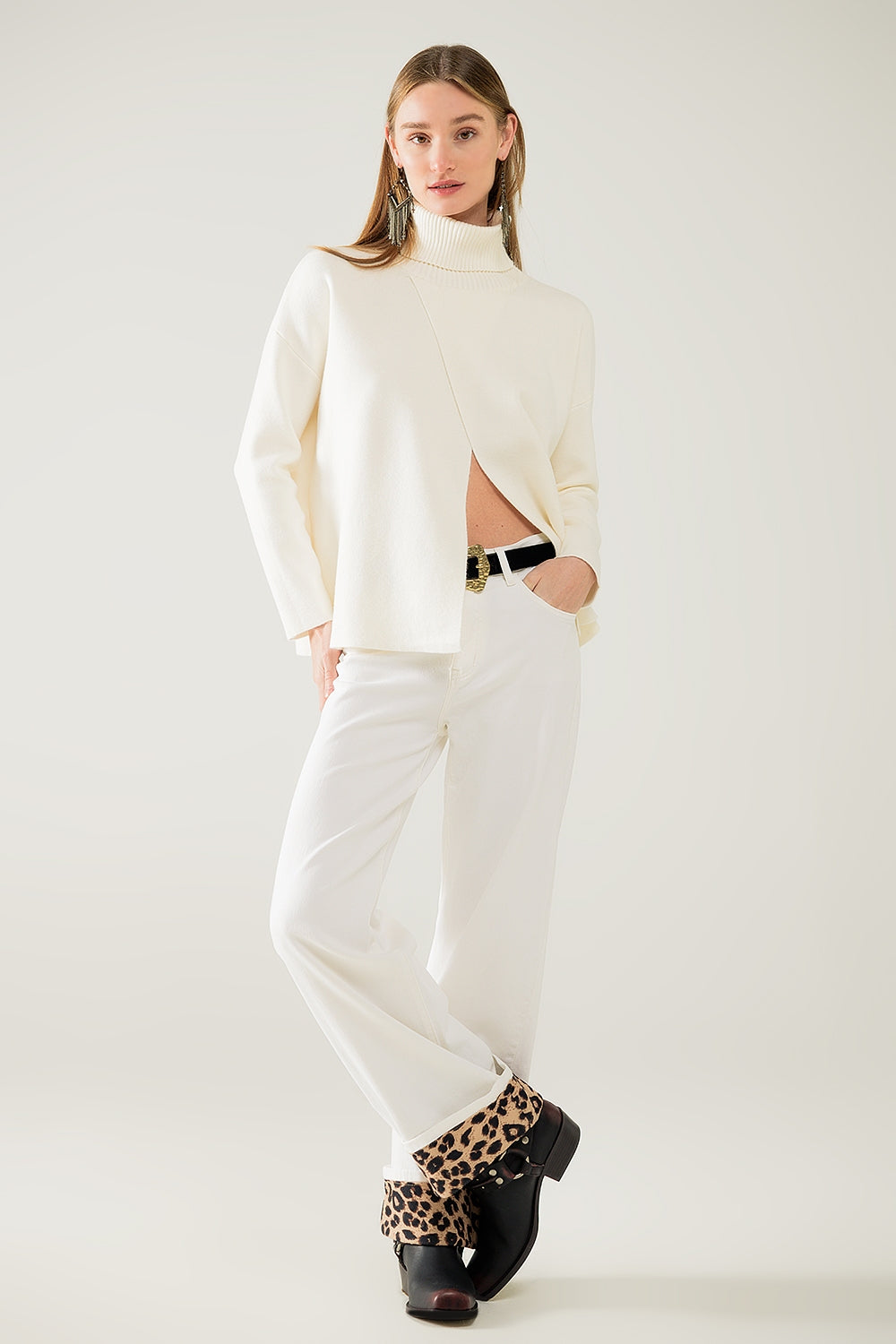 Wide leg cream pants with leopard print at the bottom - Trousers