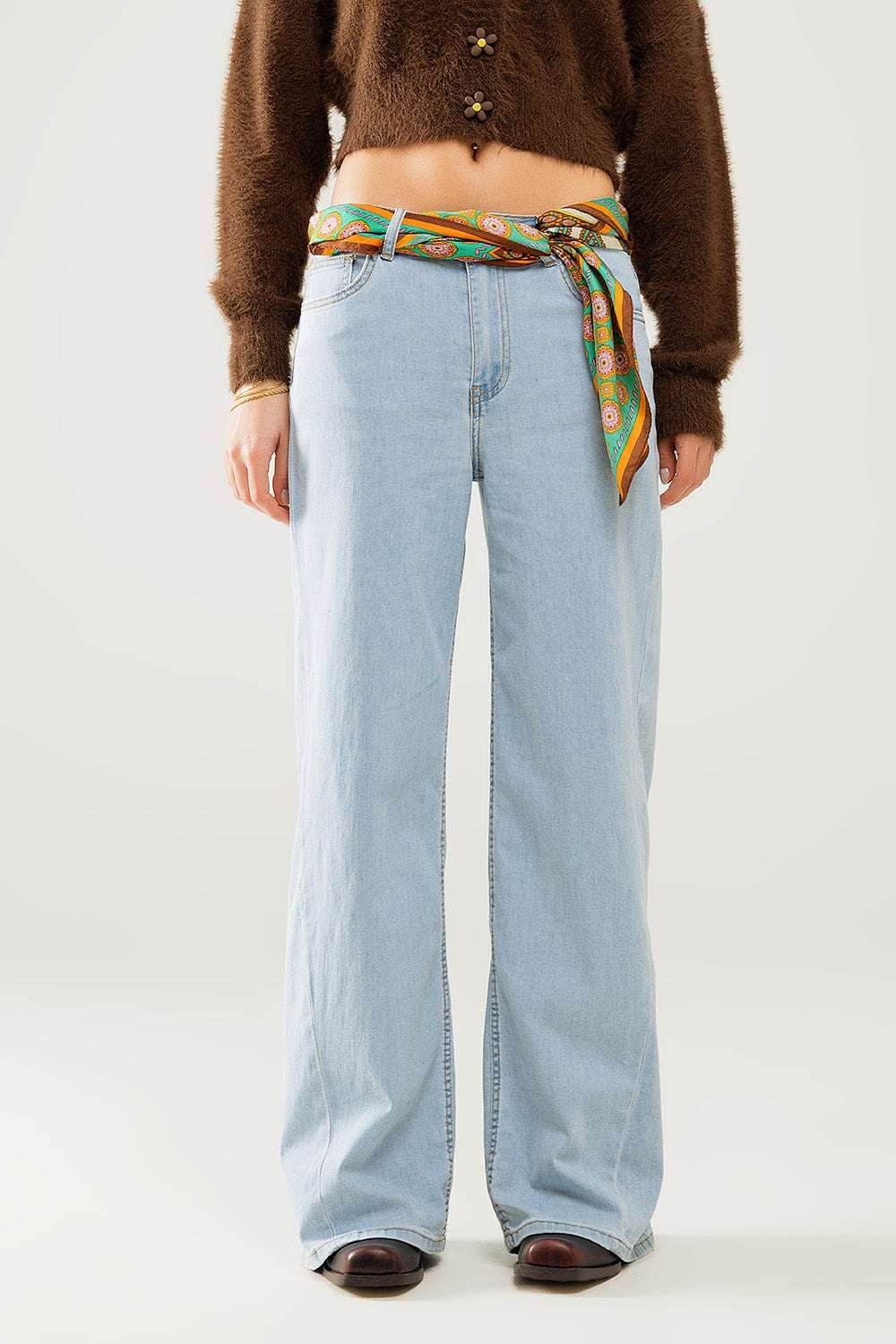 wide leg jeans in light wash with side seam - Jeans