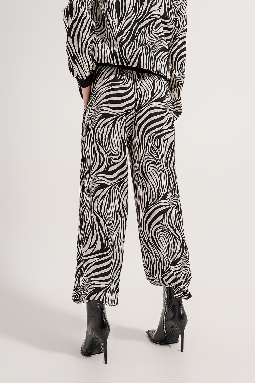 Wide leg trousers in zebra print - Trousers