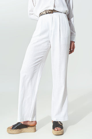 Wide-legged pants in light cotton fabric in white