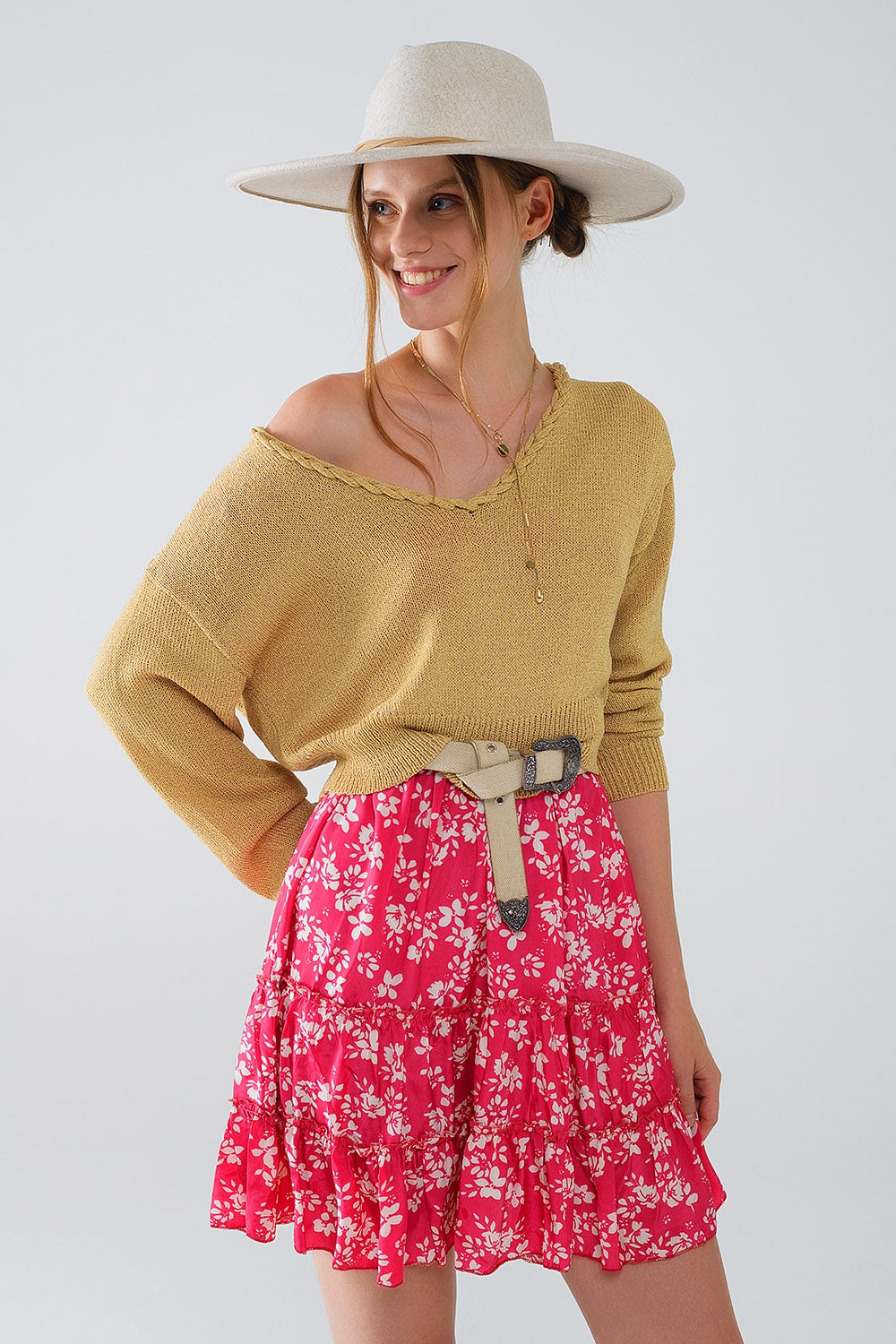 Wide V-neck Light Sweater With Braided Detail In Gold - Jumpers