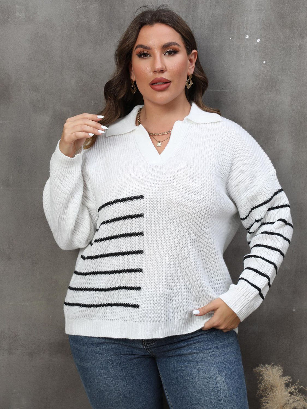 Camisola de malha às riscas para mulheres plus size