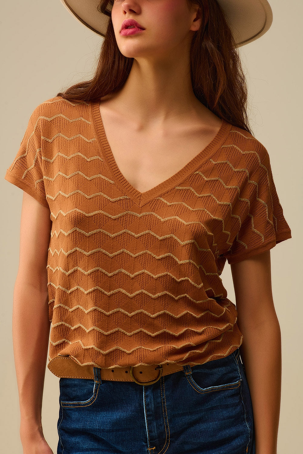 Zigzag V-Neck Knit sweater with dropped sleeves in Brown - Sweaters